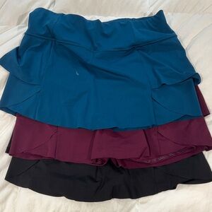 Bundle of 3 Athleta Momentum Skorts in Teal, Burgundy & Black Size L